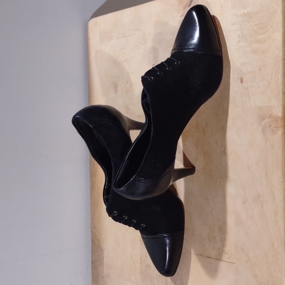 Women's Pumps - Picture 3 of 5